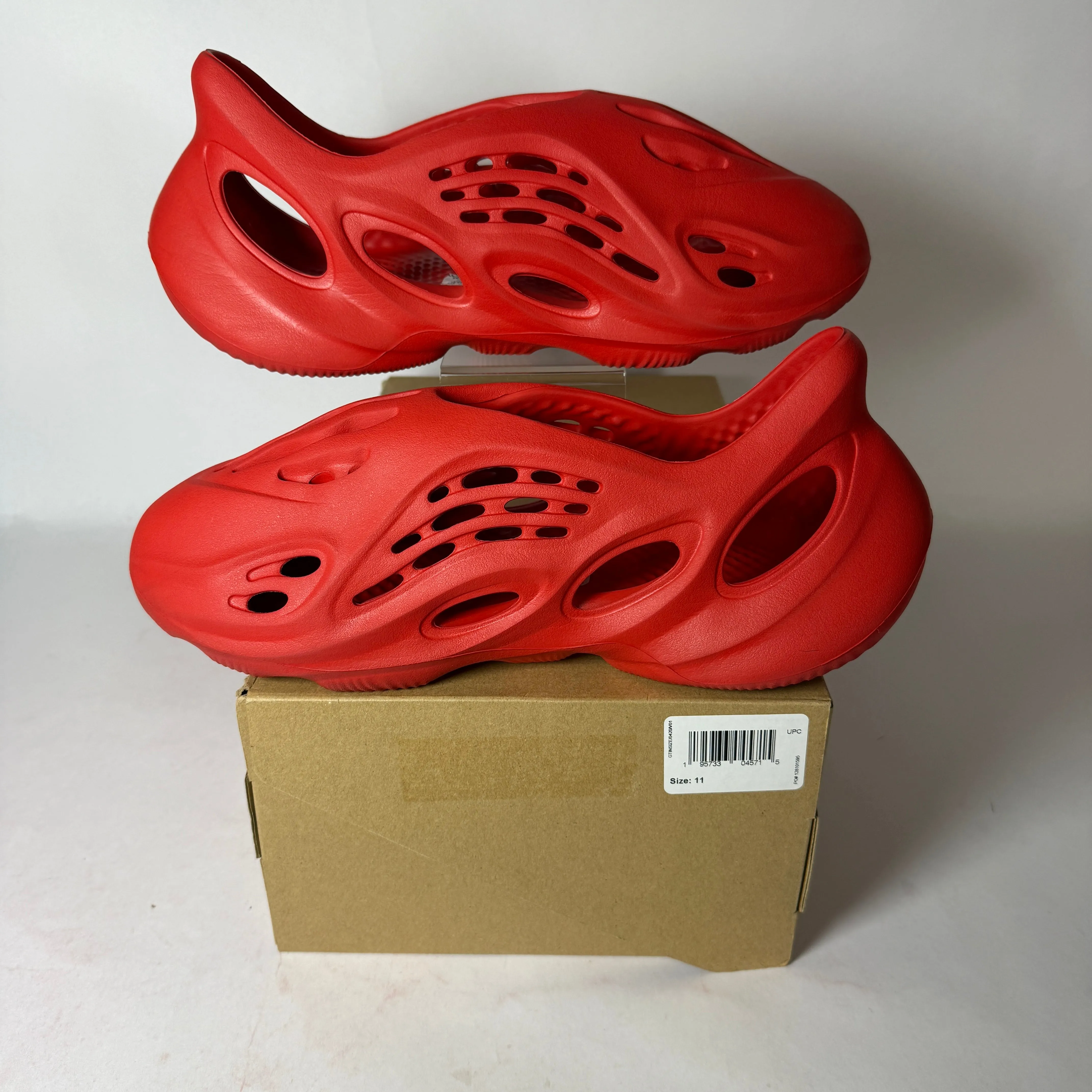 adidas Yeezy Foam Runner Vermillion Red *pre-owned* (SIZE 11) fits small