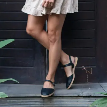 FLORA 2023: Vegan Leather Sandals fits sz 36