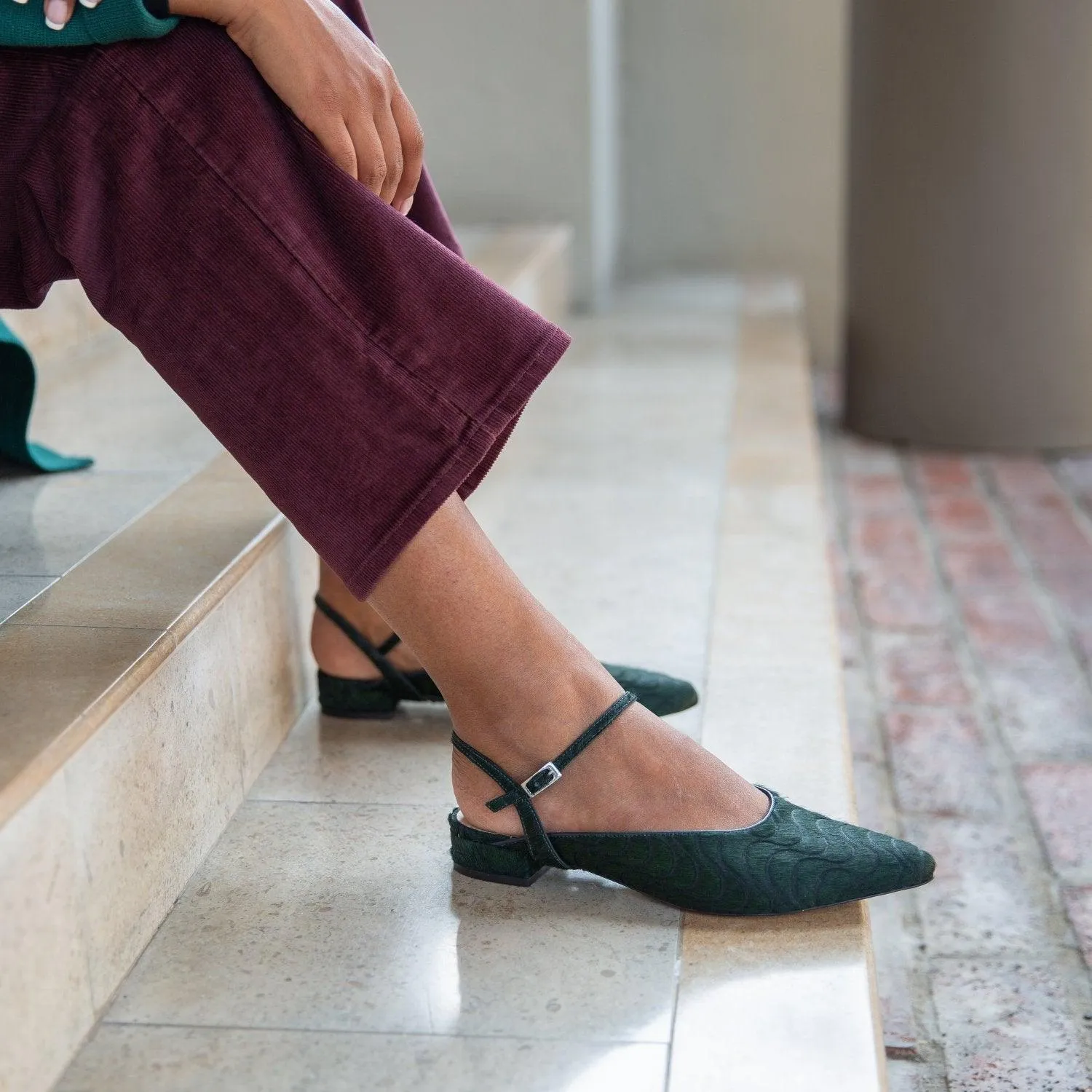 Groovy Green Point Slide   Amal Strap