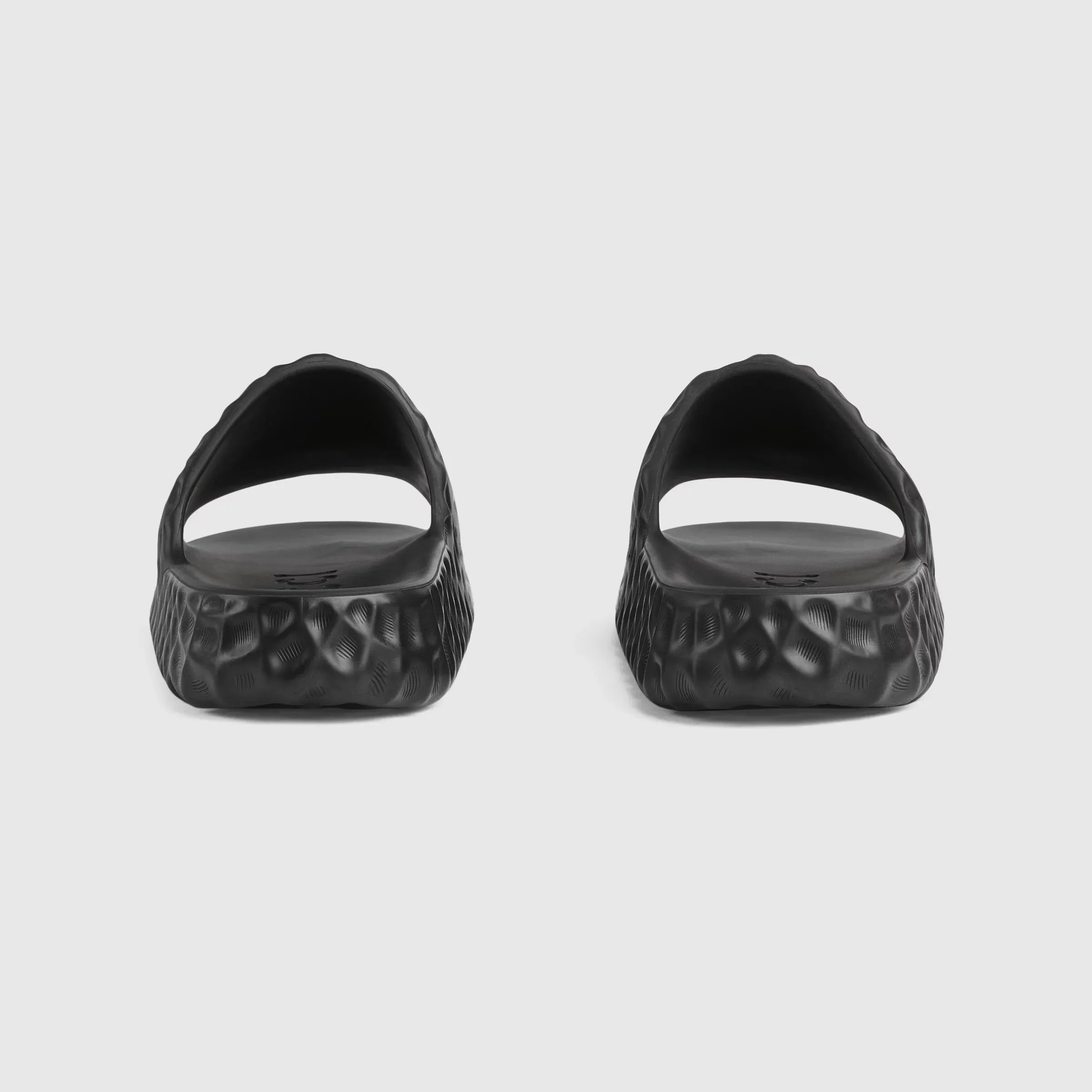 GUCCI || GG Logo Men's Water Ripple Textured Rubber Pool Slides