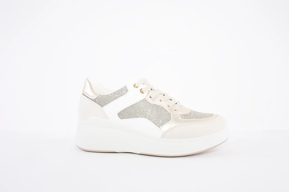 IGI & CO - 1654900 MEDIUM WEDGE LACED FASHION RUNNER - BEIGE/GOLD