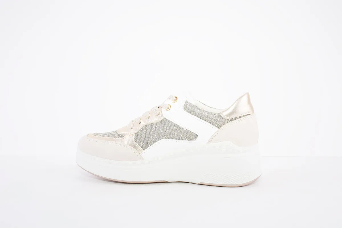 IGI & CO - 1654900 MEDIUM WEDGE LACED FASHION RUNNER - BEIGE/GOLD