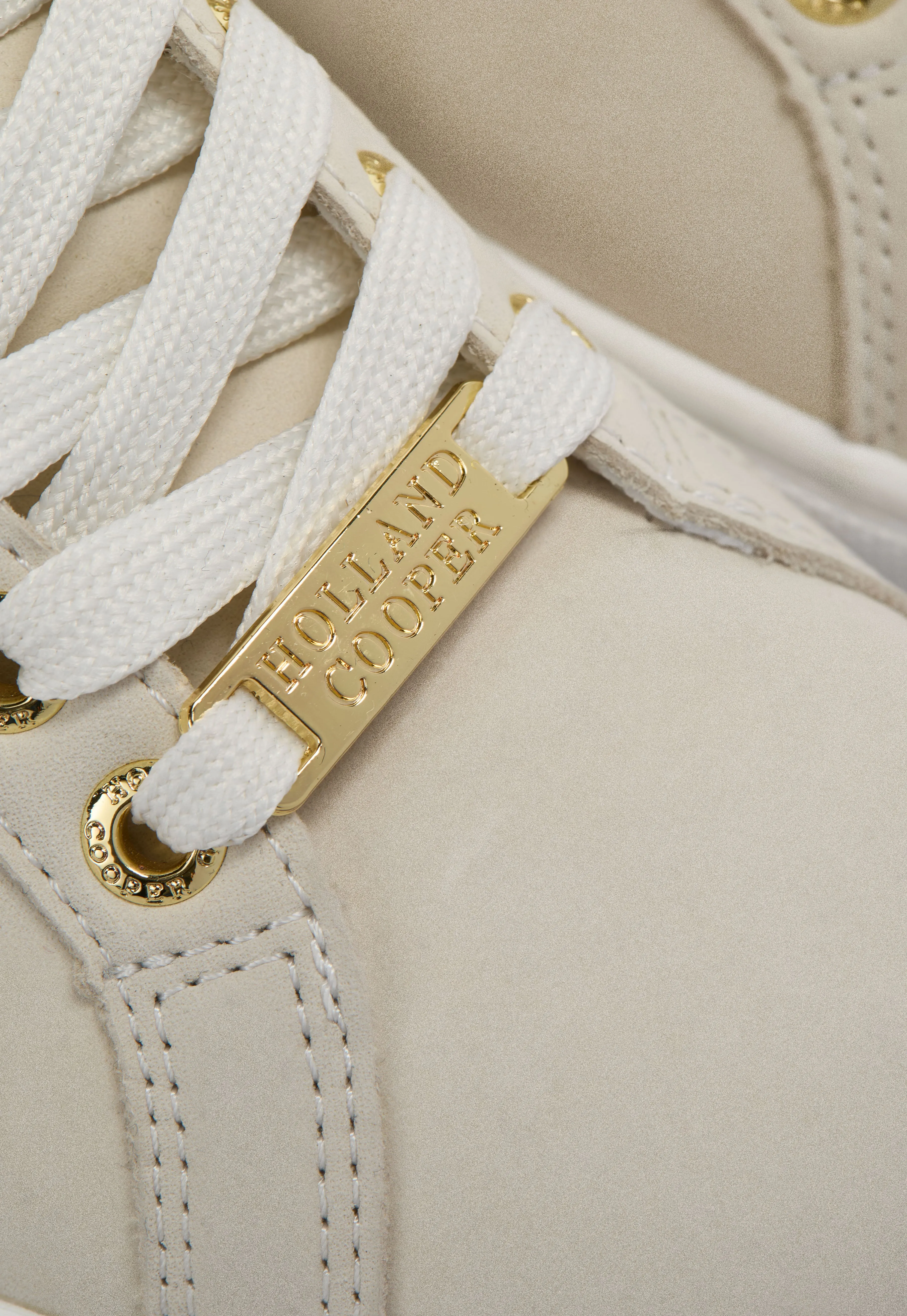 Knightsbridge Court Trainer