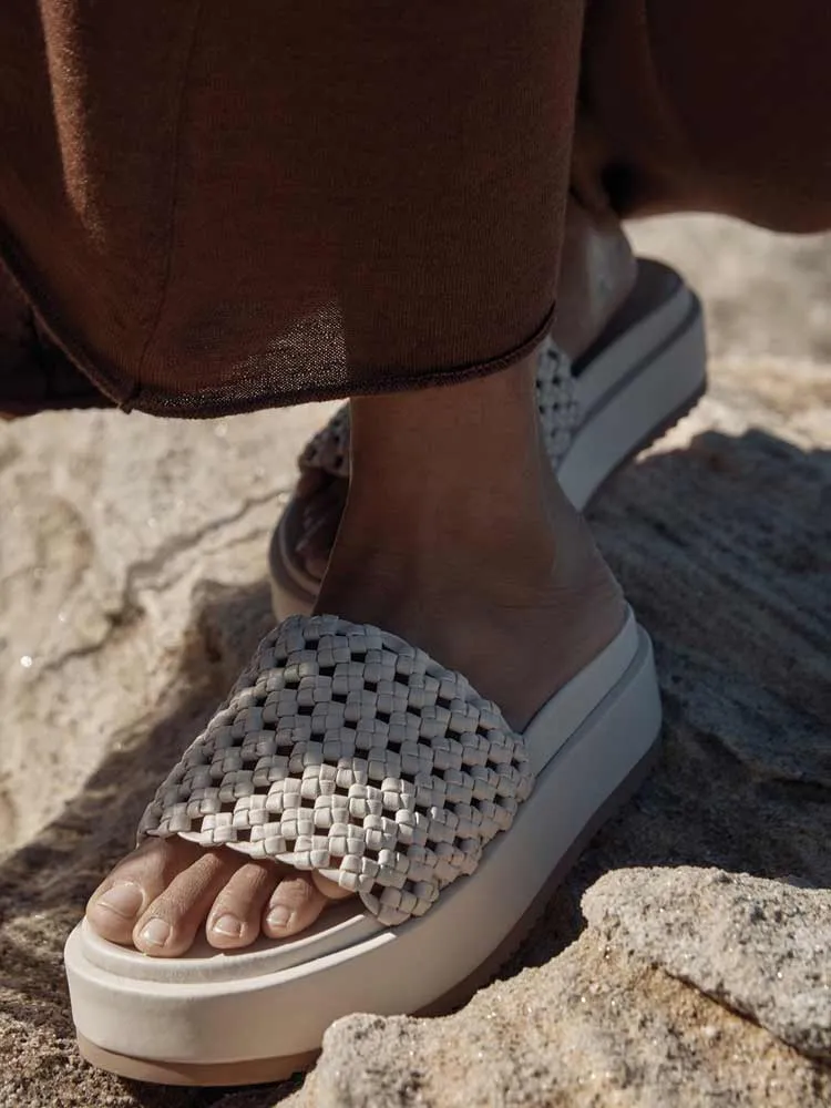 Knotted Platform Slide Milk