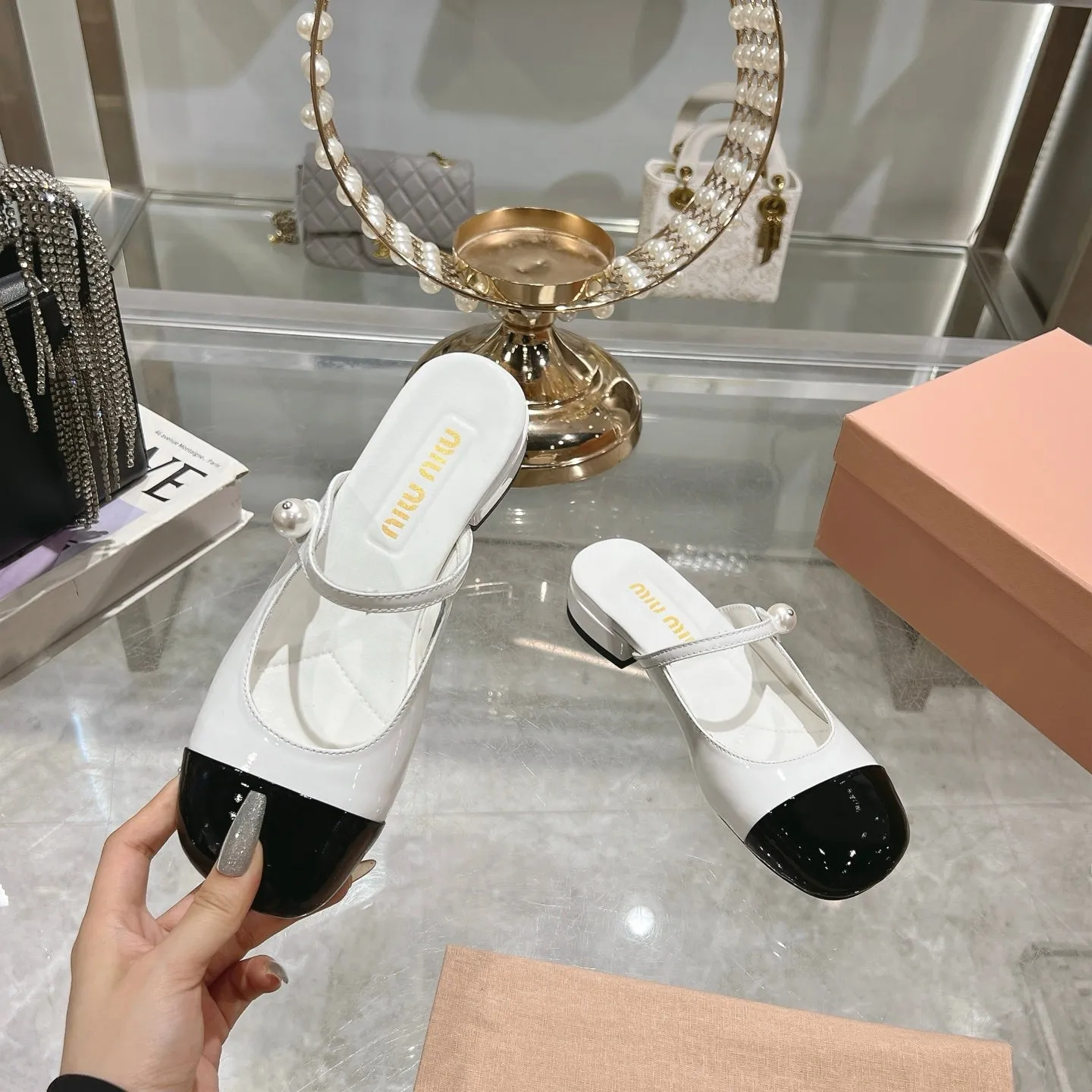 Miu 25C Flat Mule White Patent Leather 235306