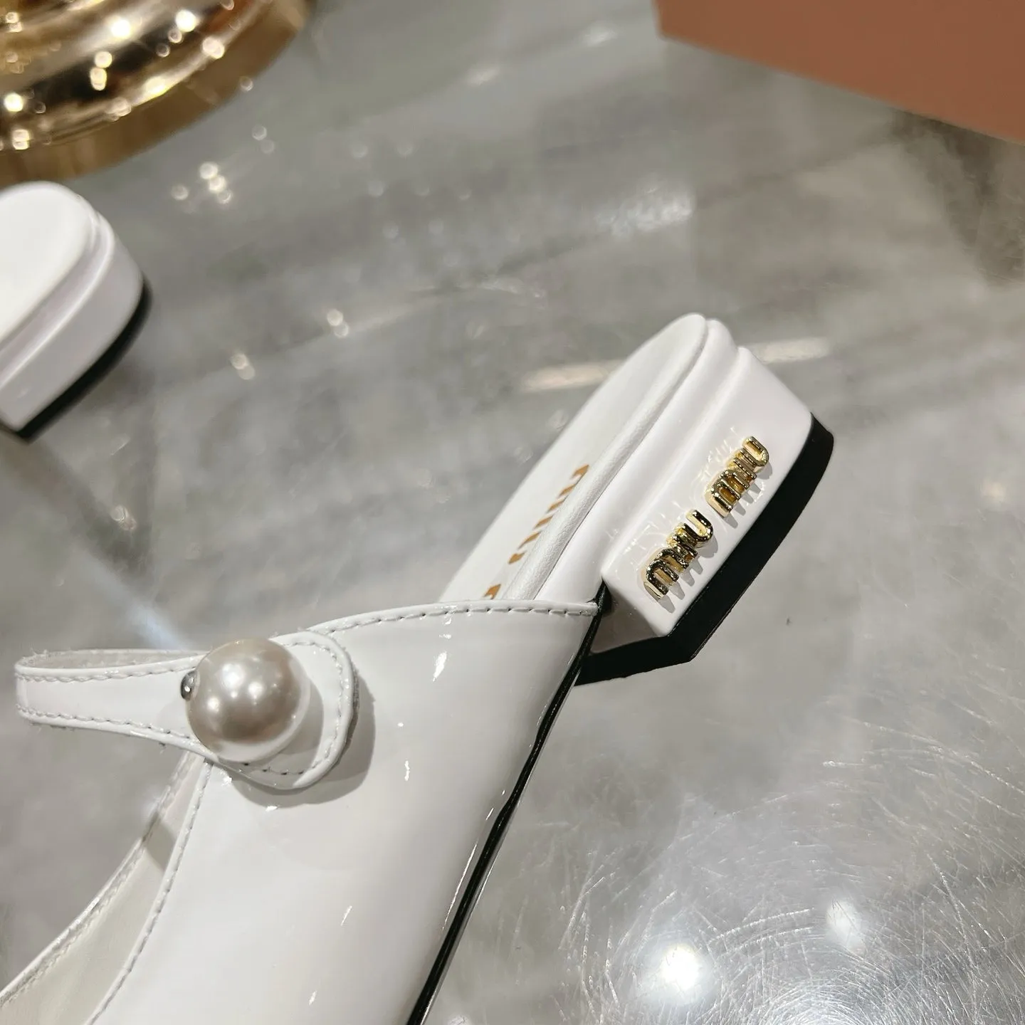 Miu 25C Flat Mule White Patent Leather 235306