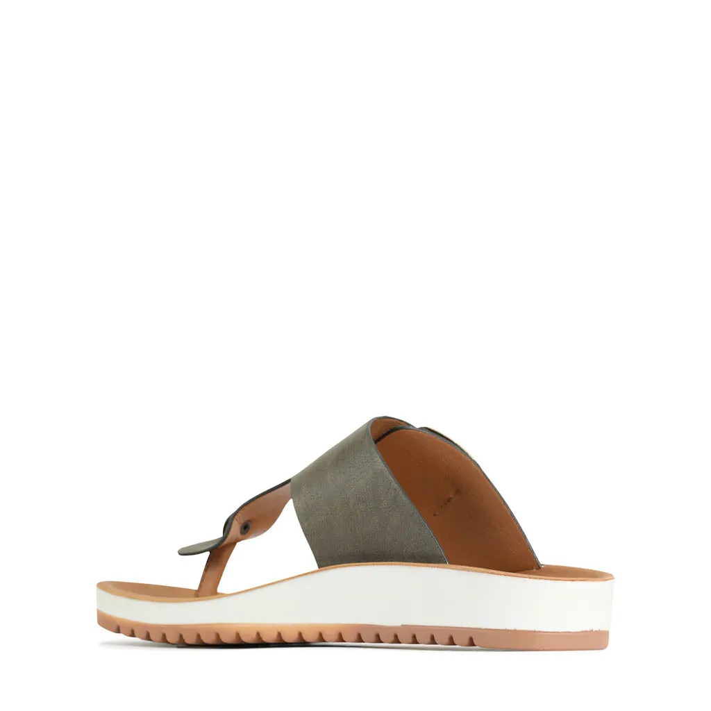 NADA BUCKLE SLIDE SANDALS