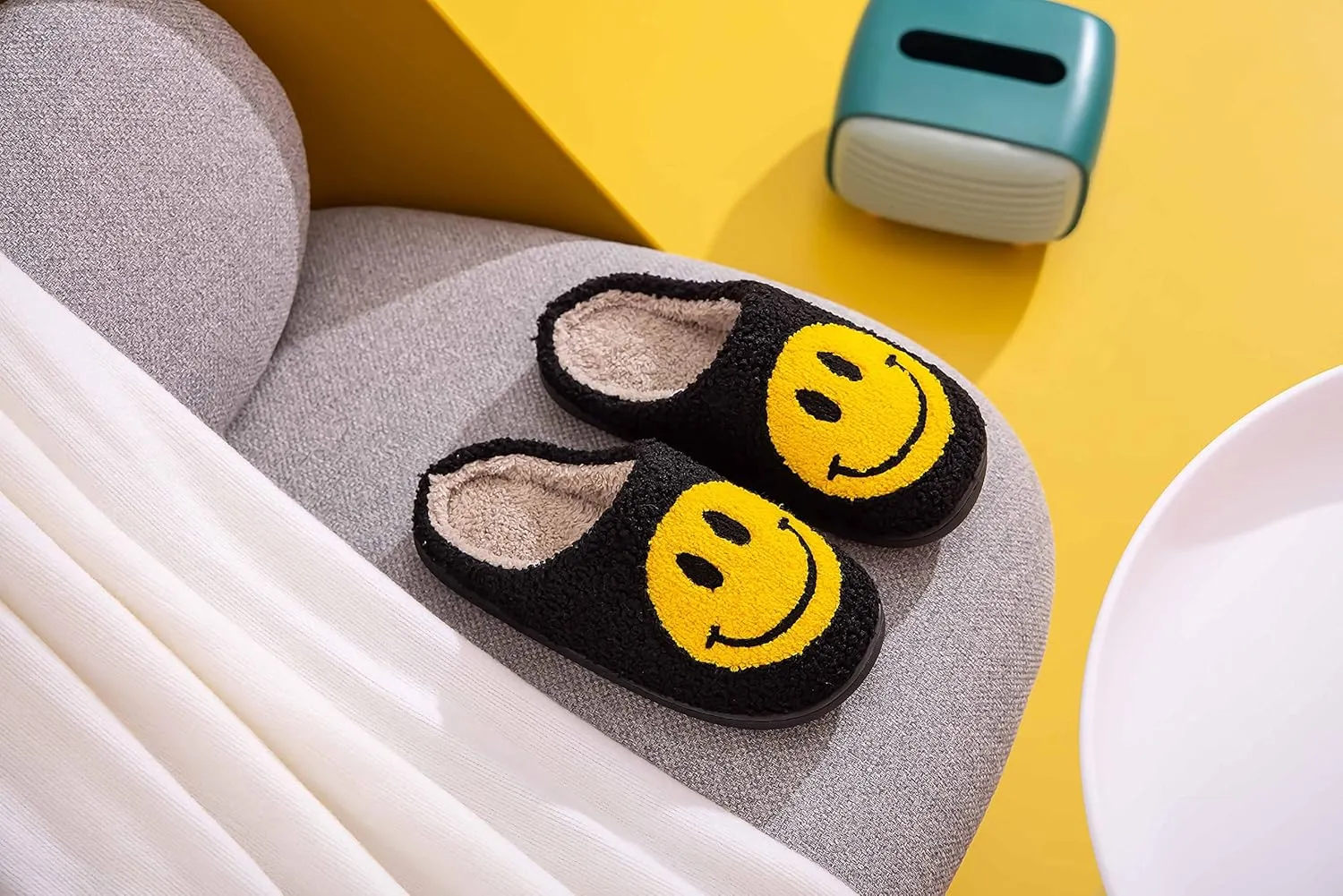 NEVEROLD Fun Happy Face Smile Emoticon Fluffy Sherpa Slip On House Slippers for Women and Men