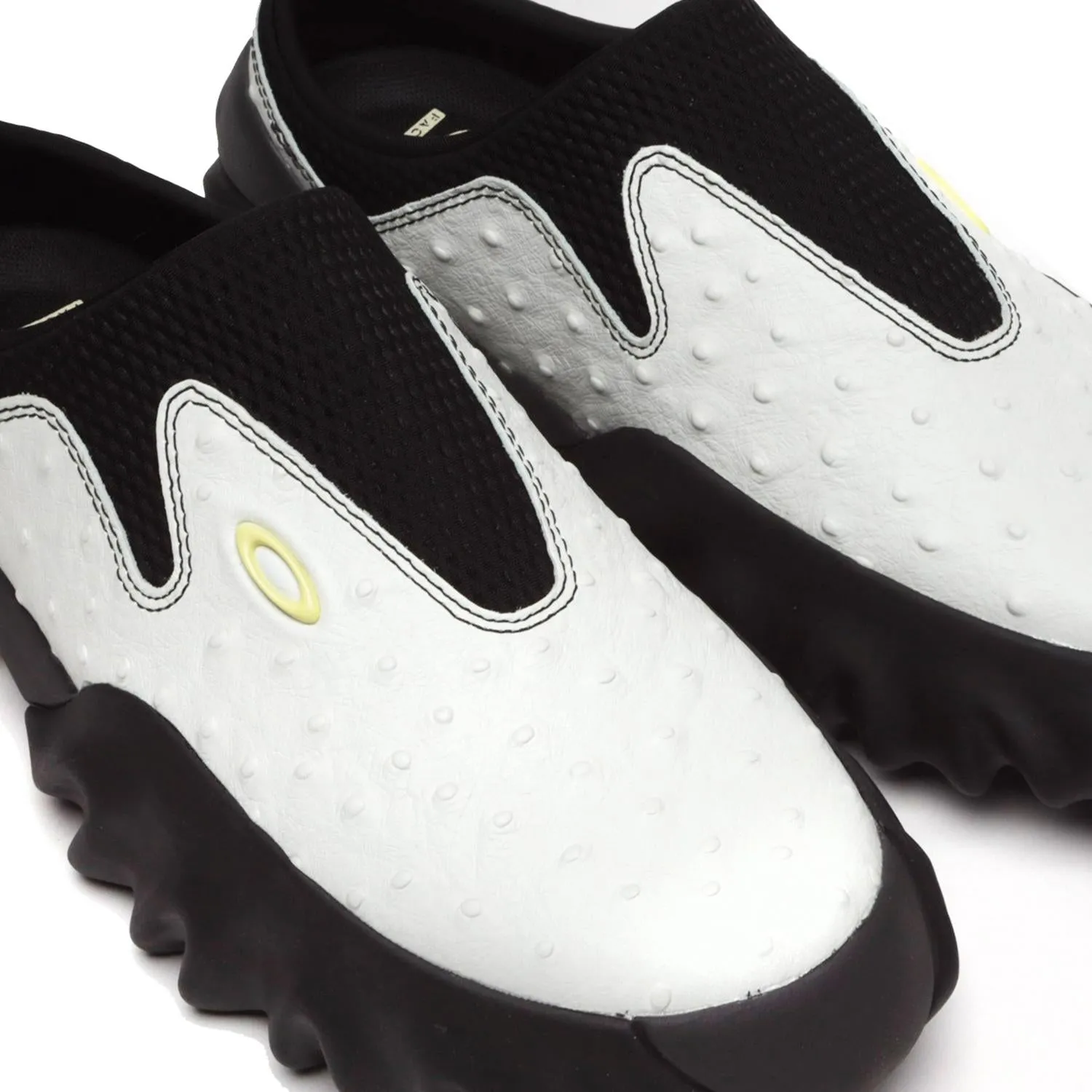 Oakley Ostrich Chop Saw Mule White Black BDS24S07003862WH01 Shoe Sneaker Trainer
