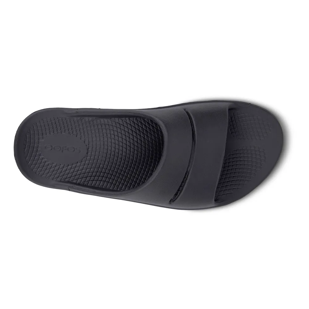 OOFOS OOahh Black Slide Sandal (Unisex)