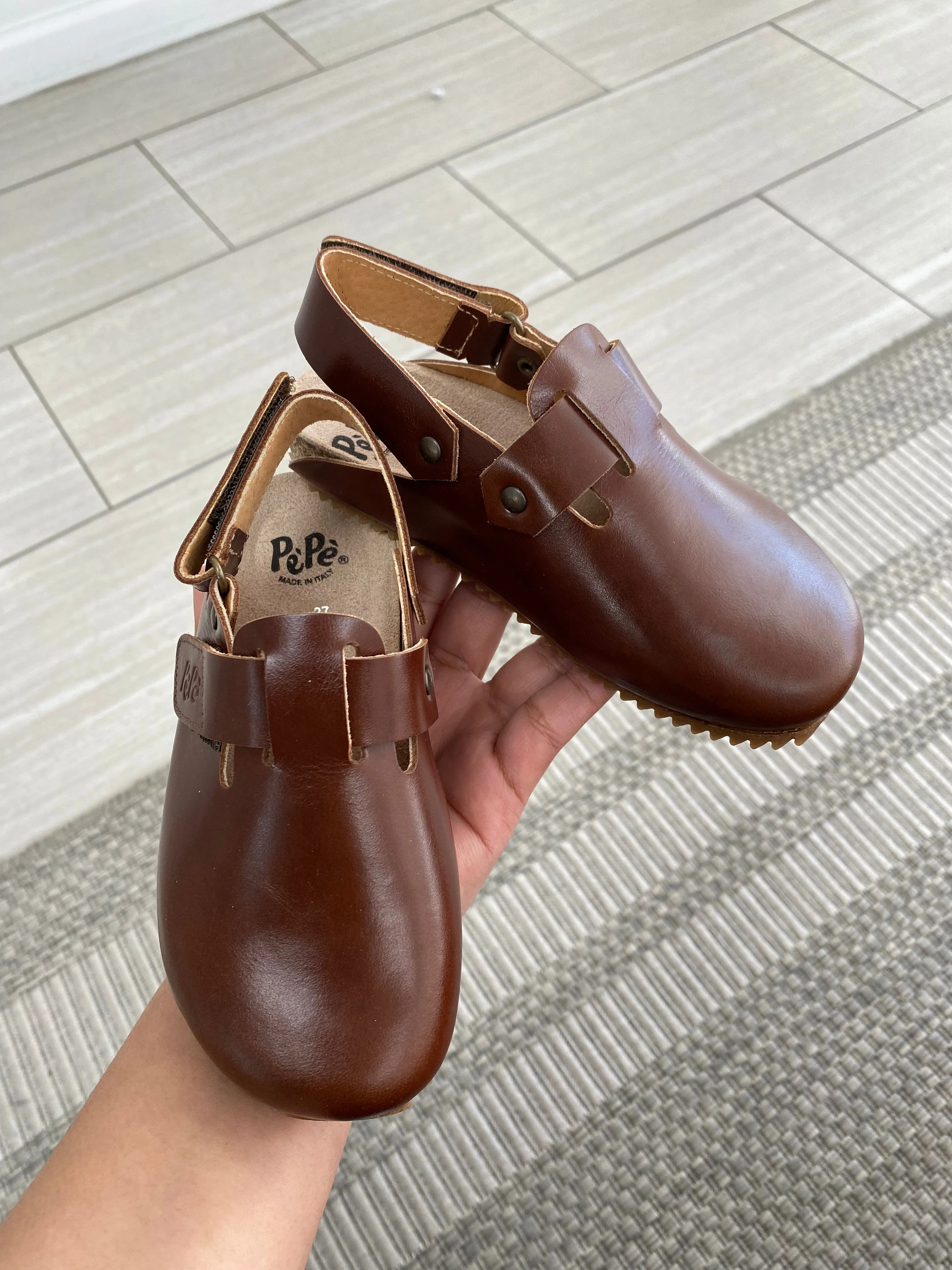 Pepe Chocolate Clog