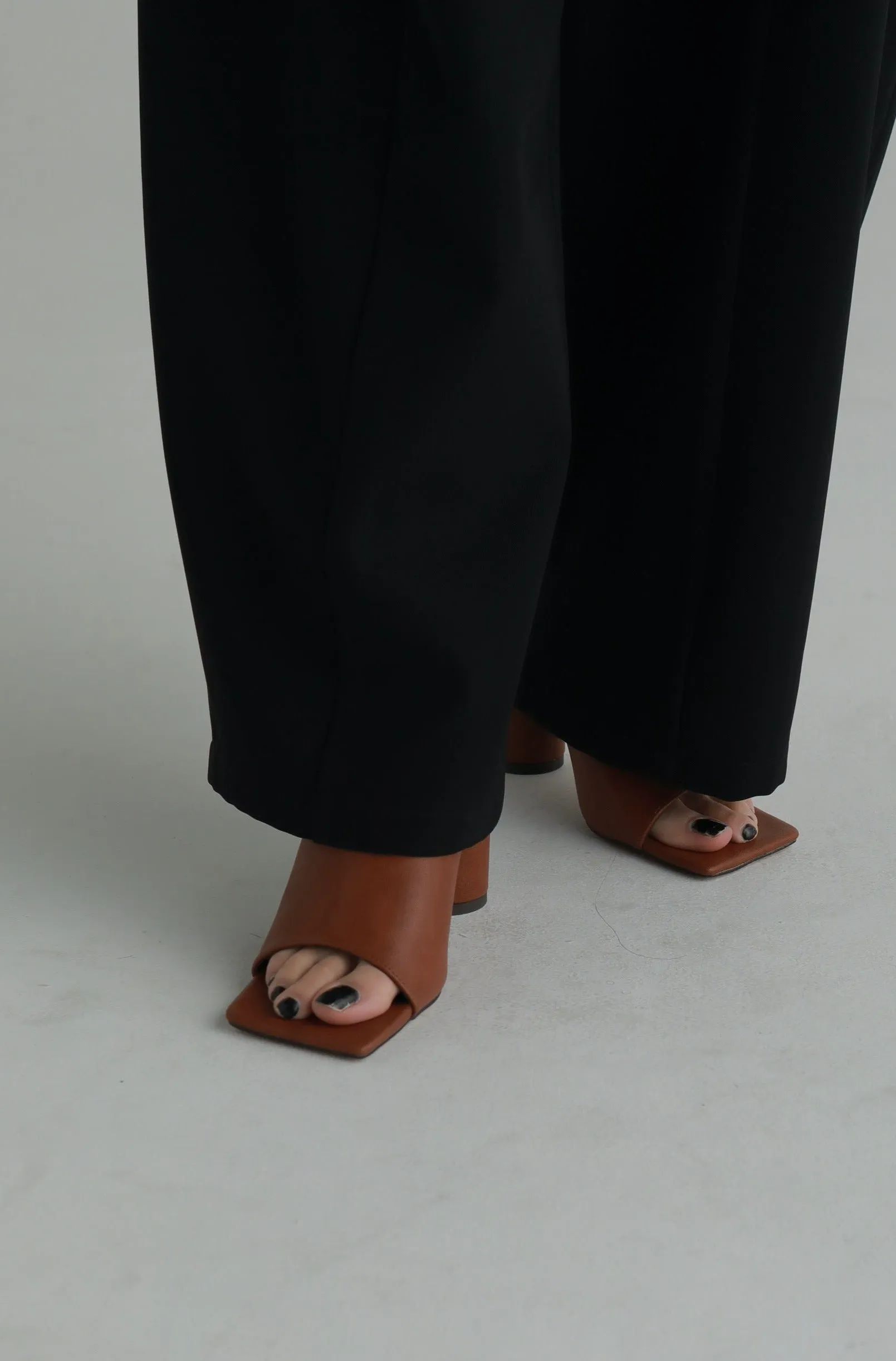 square toe mule