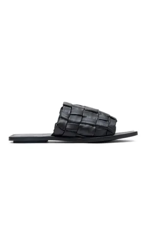 ST. AGNI | Textured Slide