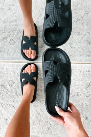 Summer State Of Mind Textured Foam Slide Sandals (Black)