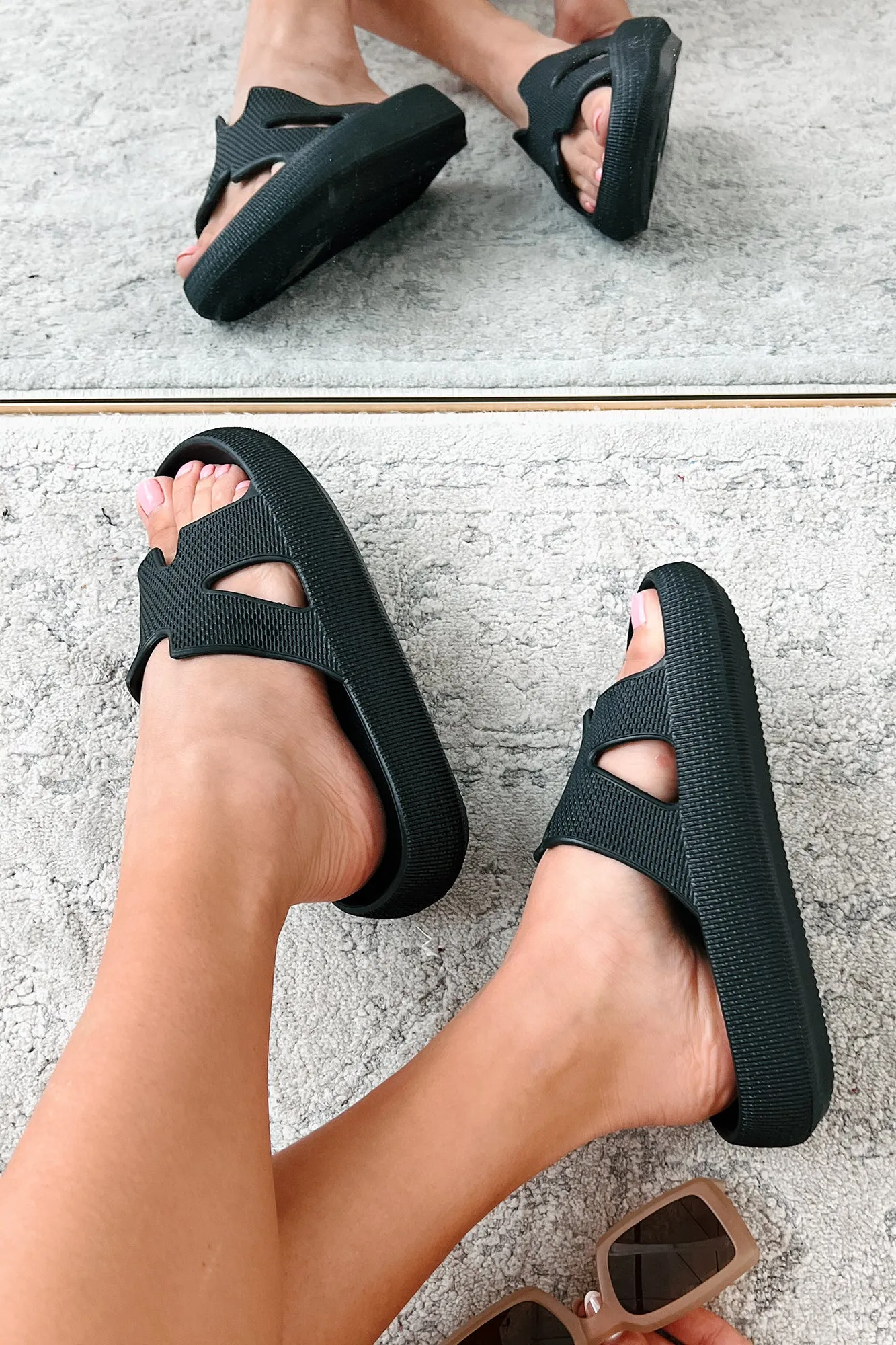 Summer State Of Mind Textured Foam Slide Sandals (Black)