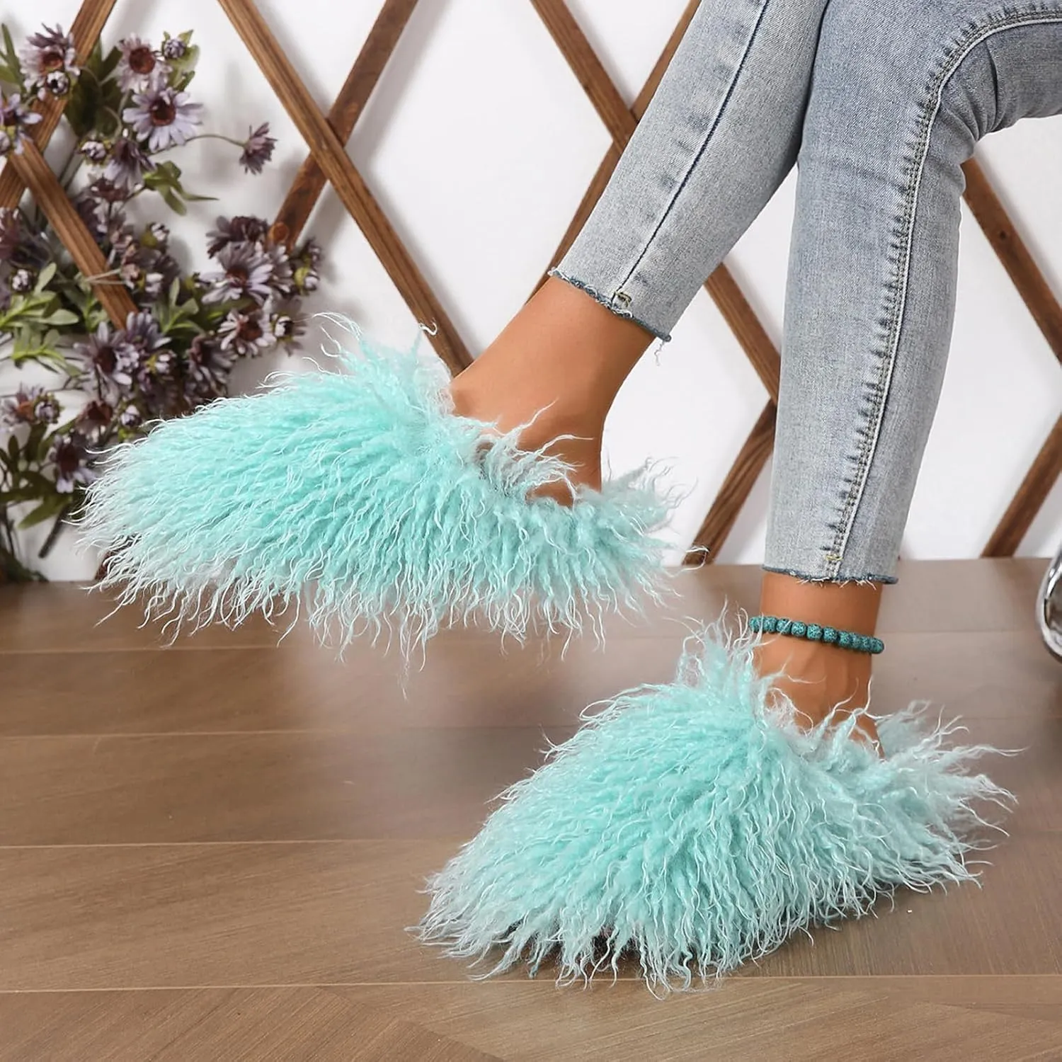 Unisex Fuzzy Faux Fur Slippers, Women's Fluffy Long Hair Sheep Faux Fur Slip on Slides, Girls Luxury Big Fluffy Outdoor Flat Slippers, Long Curly Hair Non-Slip Warm Home Slide Shoes