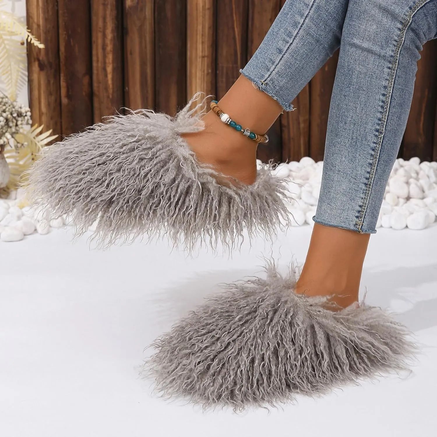 Unisex Fuzzy Faux Fur Slippers, Women's Fluffy Long Hair Sheep Faux Fur Slip on Slides, Girls Luxury Big Fluffy Outdoor Flat Slippers, Long Curly Hair Non-Slip Warm Home Slide Shoes