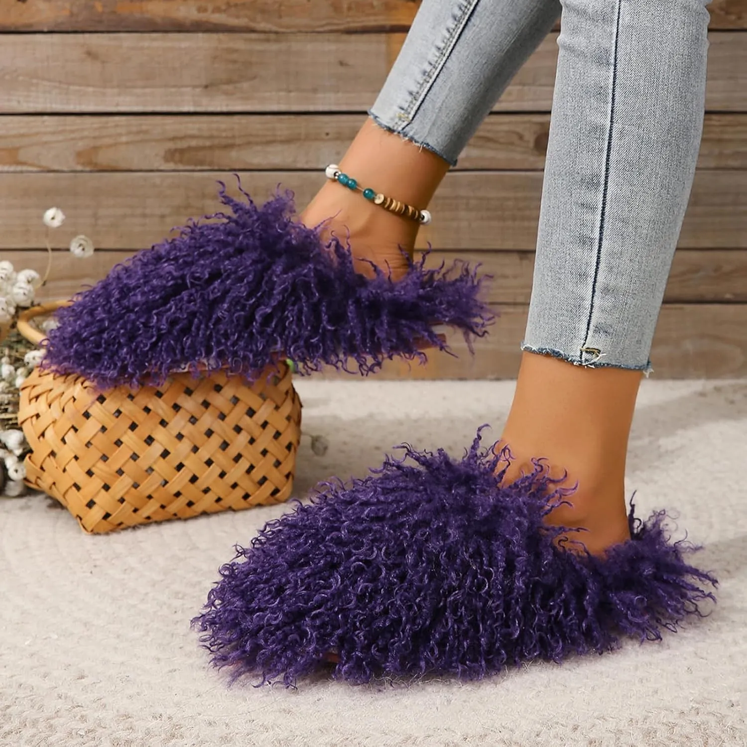 Unisex Fuzzy Faux Fur Slippers, Women's Fluffy Long Hair Sheep Faux Fur Slip on Slides, Girls Luxury Big Fluffy Outdoor Flat Slippers, Long Curly Hair Non-Slip Warm Home Slide Shoes