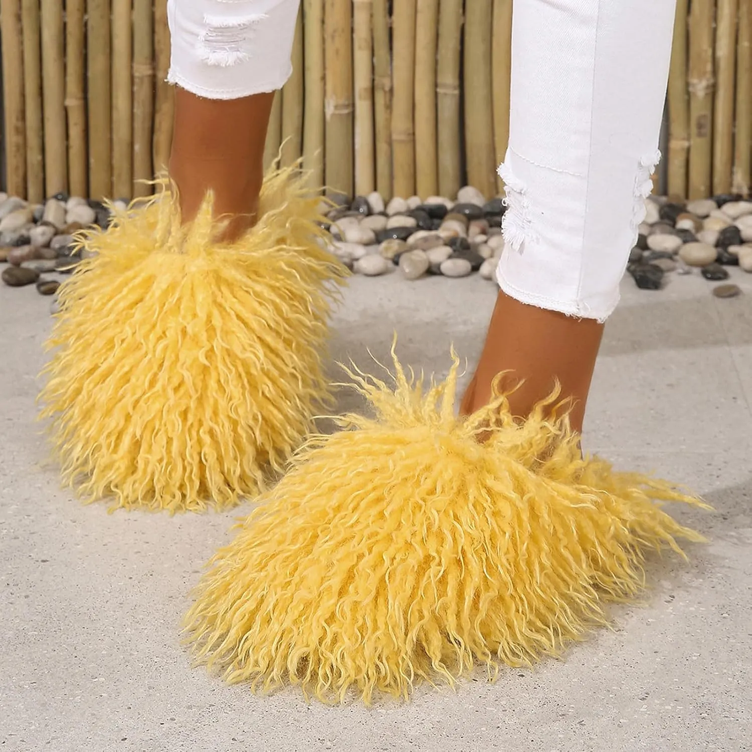Unisex Fuzzy Faux Fur Slippers, Women's Fluffy Long Hair Sheep Faux Fur Slip on Slides, Girls Luxury Big Fluffy Outdoor Flat Slippers, Long Curly Hair Non-Slip Warm Home Slide Shoes