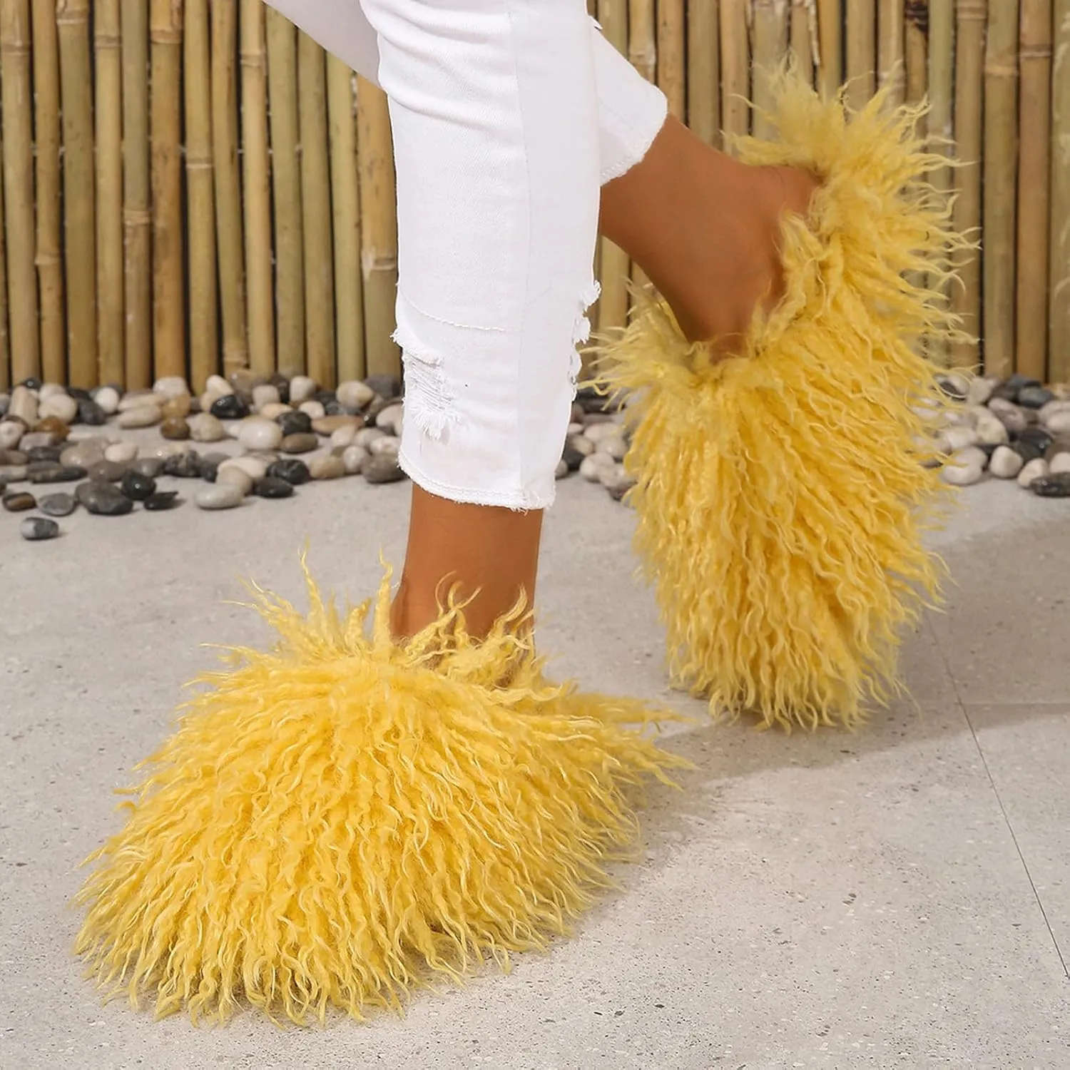 Unisex Fuzzy Faux Fur Slippers, Women's Fluffy Long Hair Sheep Faux Fur Slip on Slides, Girls Luxury Big Fluffy Outdoor Flat Slippers, Long Curly Hair Non-Slip Warm Home Slide Shoes
