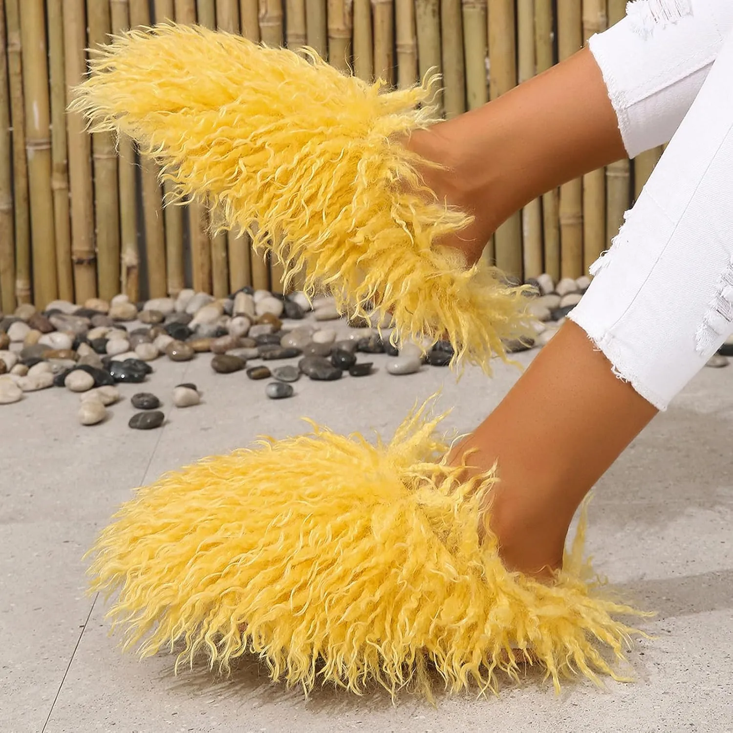 Unisex Fuzzy Faux Fur Slippers, Women's Fluffy Long Hair Sheep Faux Fur Slip on Slides, Girls Luxury Big Fluffy Outdoor Flat Slippers, Long Curly Hair Non-Slip Warm Home Slide Shoes