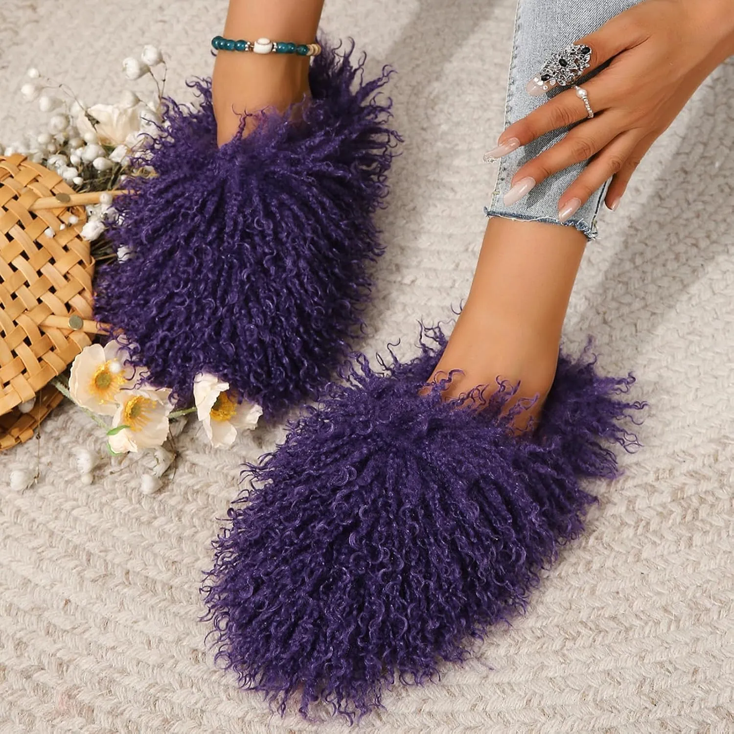 Unisex Fuzzy Faux Fur Slippers, Women's Fluffy Long Hair Sheep Faux Fur Slip on Slides, Girls Luxury Big Fluffy Outdoor Flat Slippers, Long Curly Hair Non-Slip Warm Home Slide Shoes