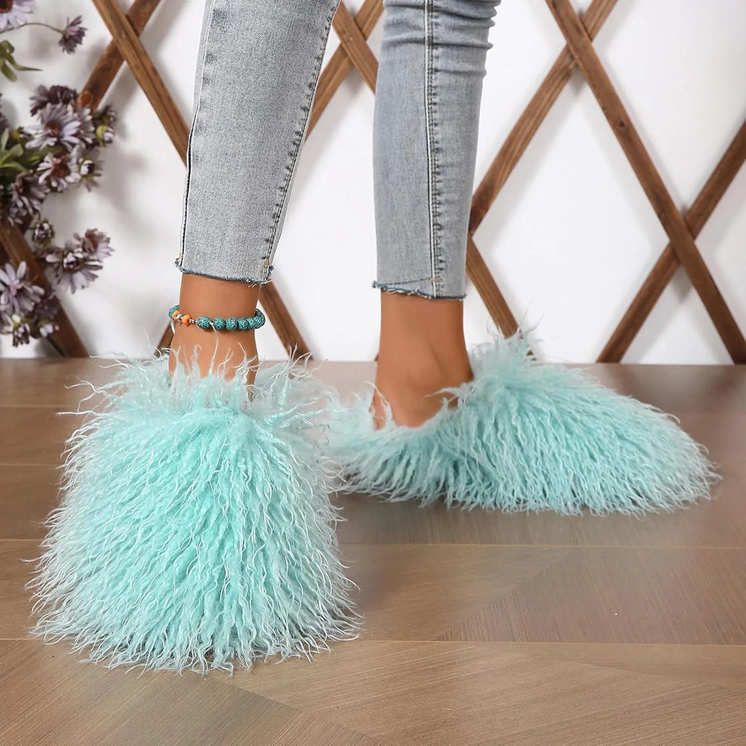 Unisex Fuzzy Faux Fur Slippers, Women's Fluffy Long Hair Sheep Faux Fur Slip on Slides, Girls Luxury Big Fluffy Outdoor Flat Slippers, Long Curly Hair Non-Slip Warm Home Slide Shoes
