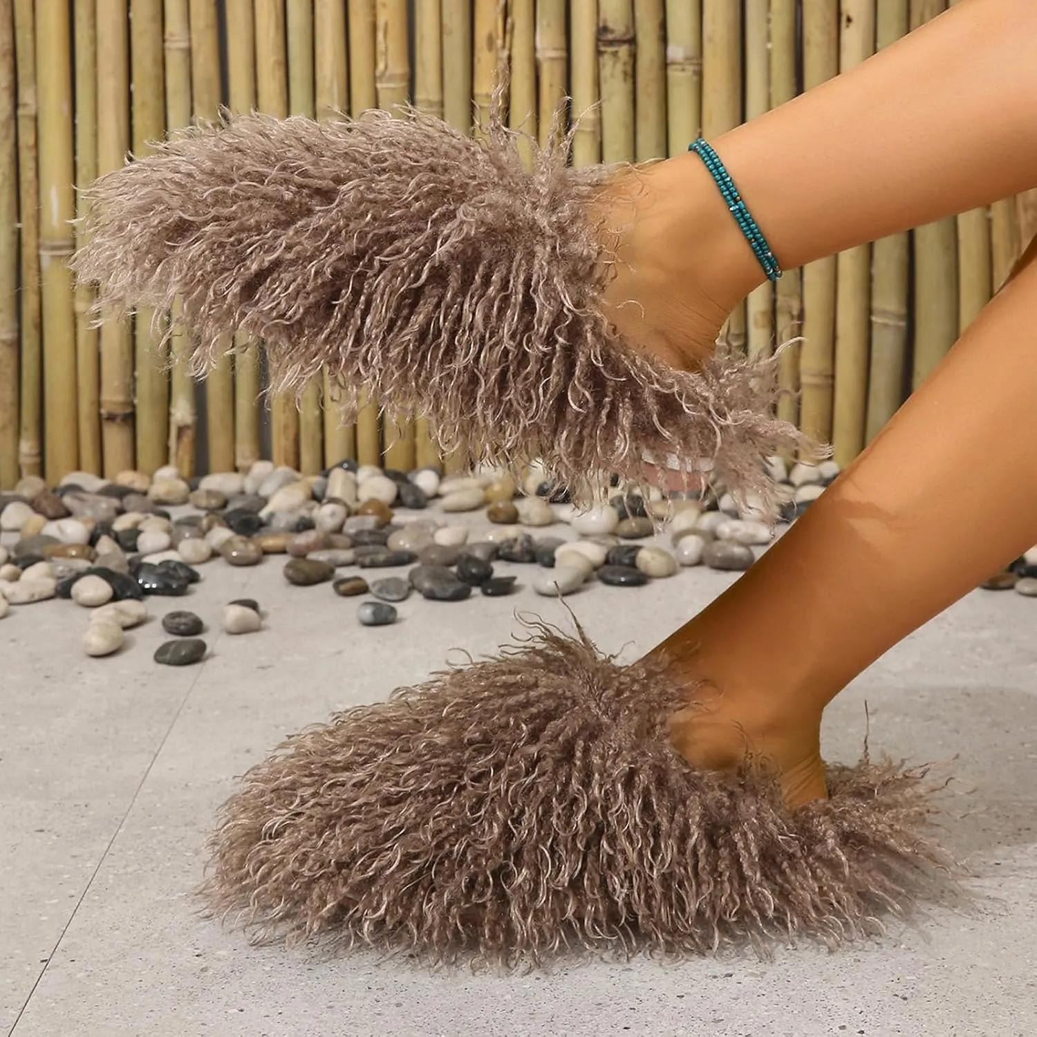 Unisex Fuzzy Faux Fur Slippers, Women's Fluffy Long Hair Sheep Faux Fur Slip on Slides, Girls Luxury Big Fluffy Outdoor Flat Slippers, Long Curly Hair Non-Slip Warm Home Slide Shoes