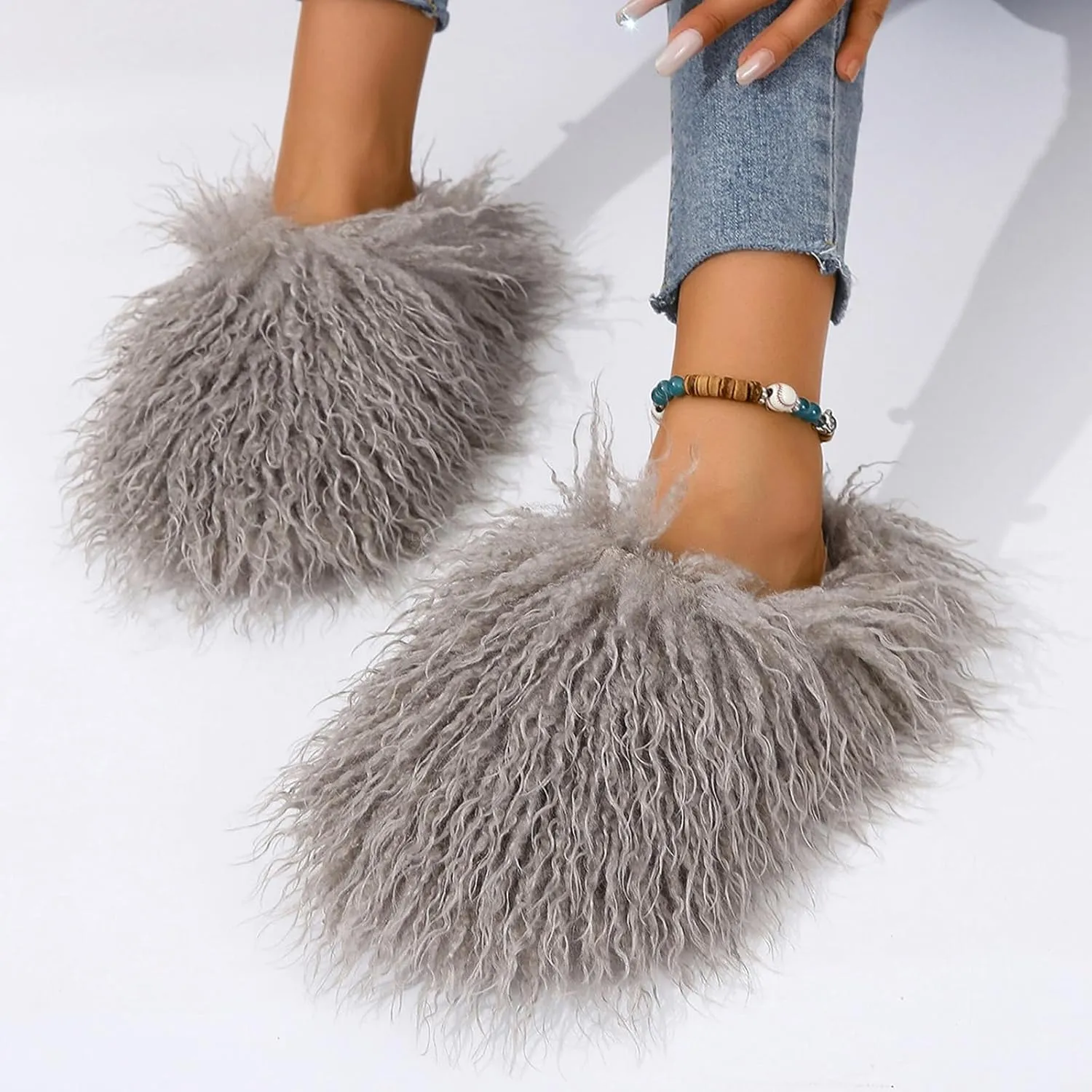 Unisex Fuzzy Faux Fur Slippers, Women's Fluffy Long Hair Sheep Faux Fur Slip on Slides, Girls Luxury Big Fluffy Outdoor Flat Slippers, Long Curly Hair Non-Slip Warm Home Slide Shoes