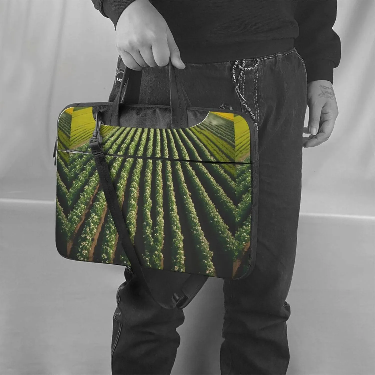 Vast Farmland Shockproof Portable Shoulder Laptop Bag For Daily Work Business Meetings