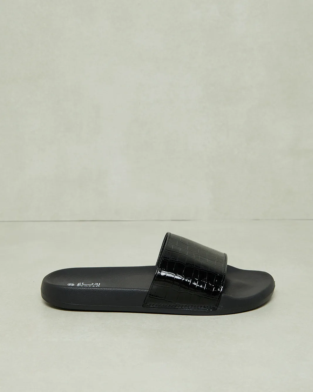Women Black Textured Slide