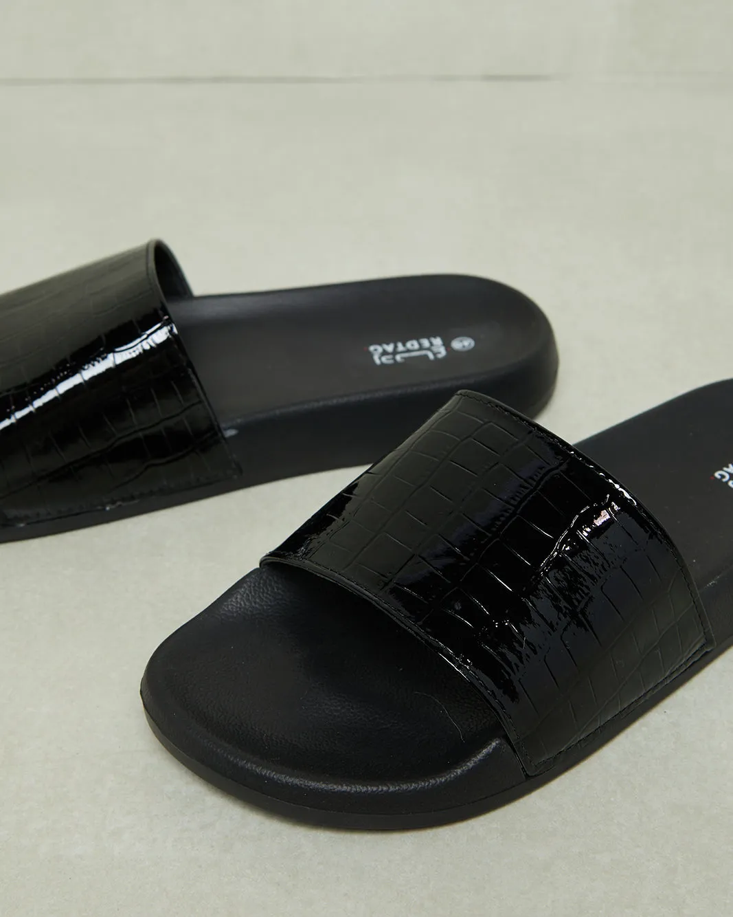 Women Black Textured Slide